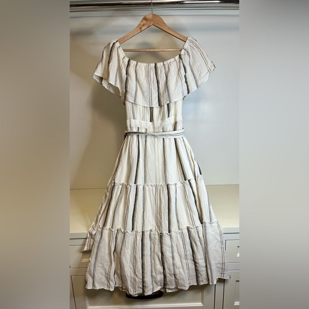 NWOT, Isaac Mizrahi belted dress size 12